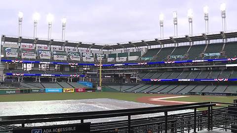 Time-lapse: Crews remove the tarp at Progressive Field