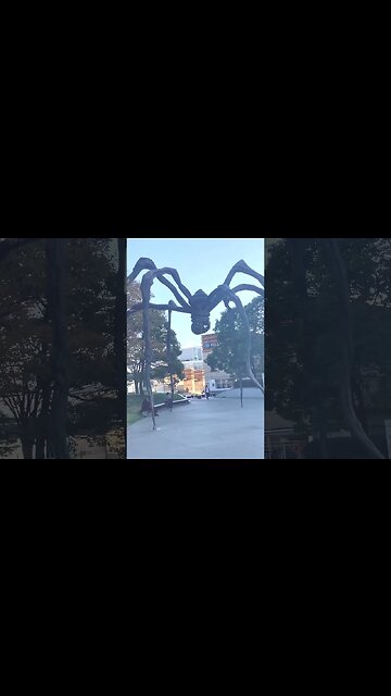 The GIANT Spider in Roppongi Hills