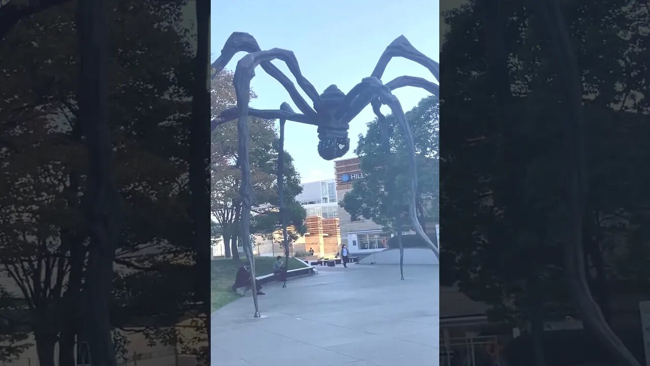 The GIANT Spider in Roppongi Hills