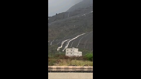 صوت المطر مع الاذان