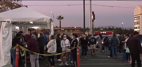Vegas locals preparing for Thanksgiving feast at home