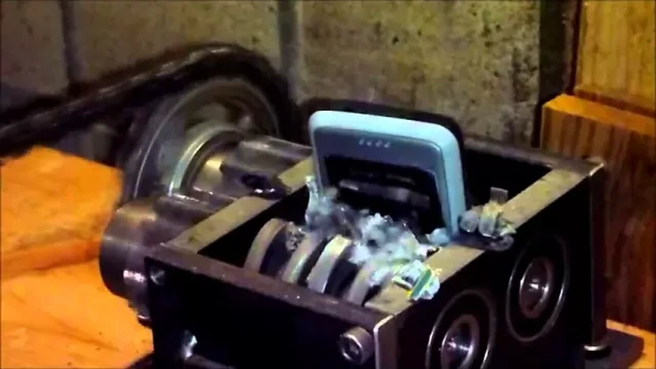 3th test of mini DIY shredder with Sonyericsson