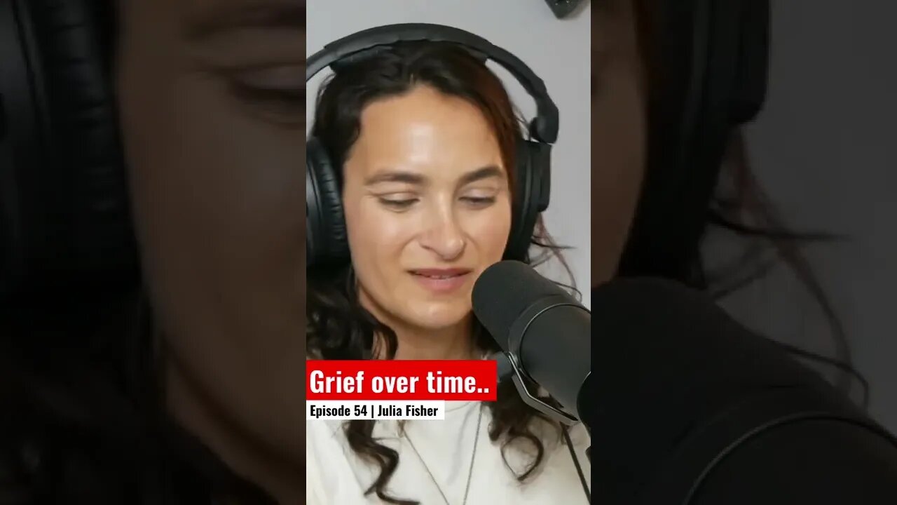 Grief & time. #grief #loss #podcastclips #podcast #deadtalks