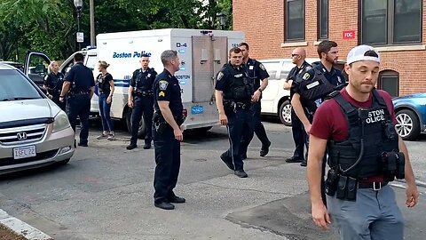Boston police made 1 arrests after a brief foot chase on Columbus Ave