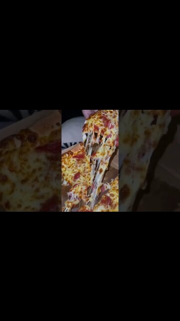 Famous yummy 🤤 pizza 🍕 in city 😋#ytshorts #shorts #Food #Streetfood #UpFoodReview