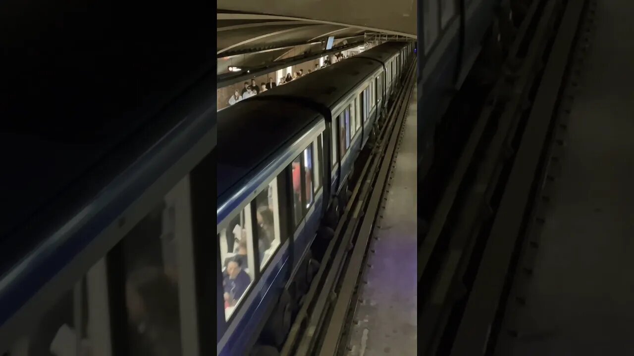 Awesome Mont Royal Metro