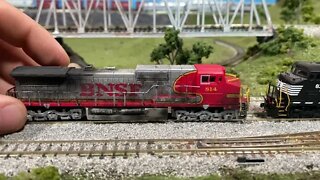 Review: N Scale Atlas Dash 8-40CW