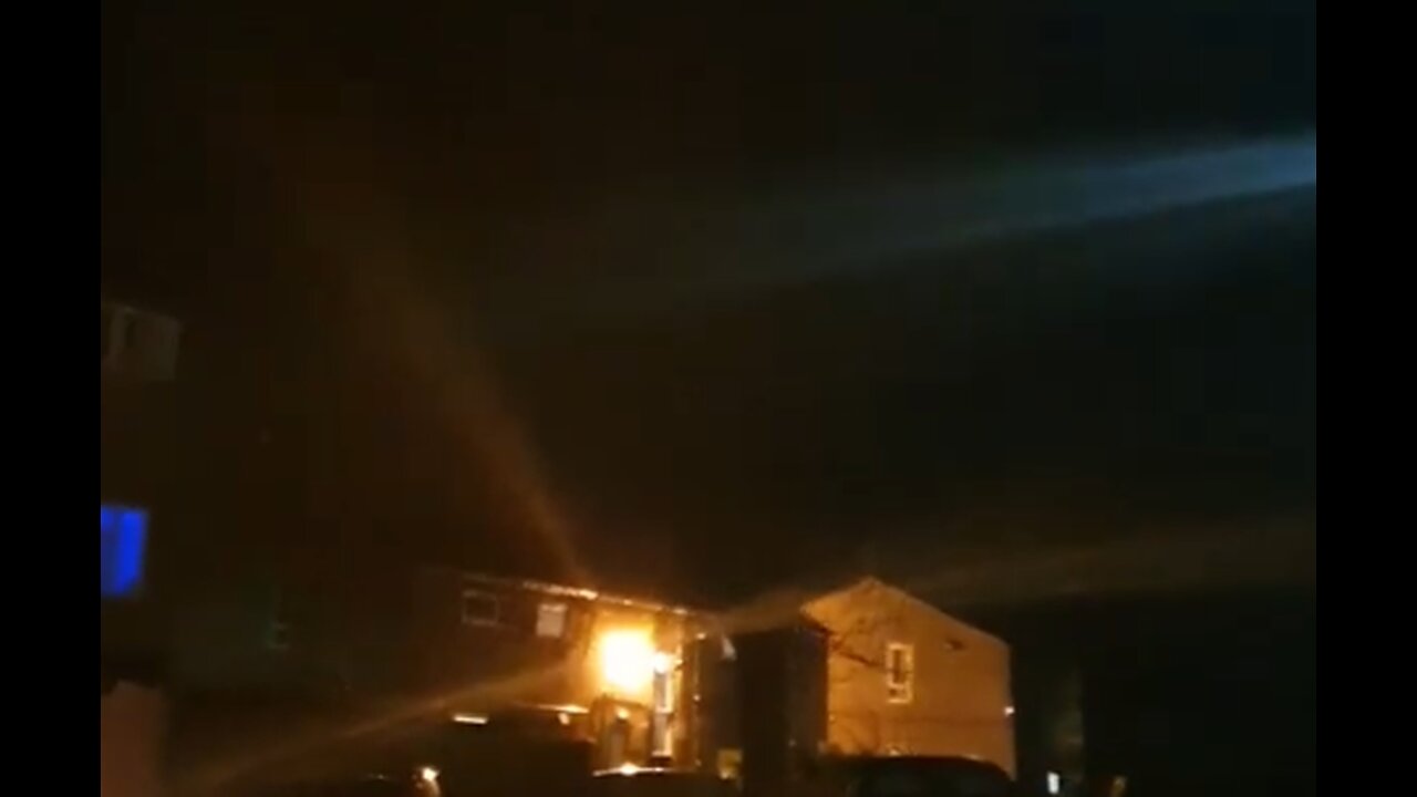 Multiple UFOs above and ahead of us, Peterborough, UK, 2022-03-19 7:47PM