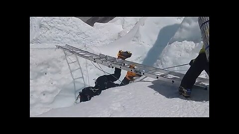 how sherpa rescue others putting their own life in danger