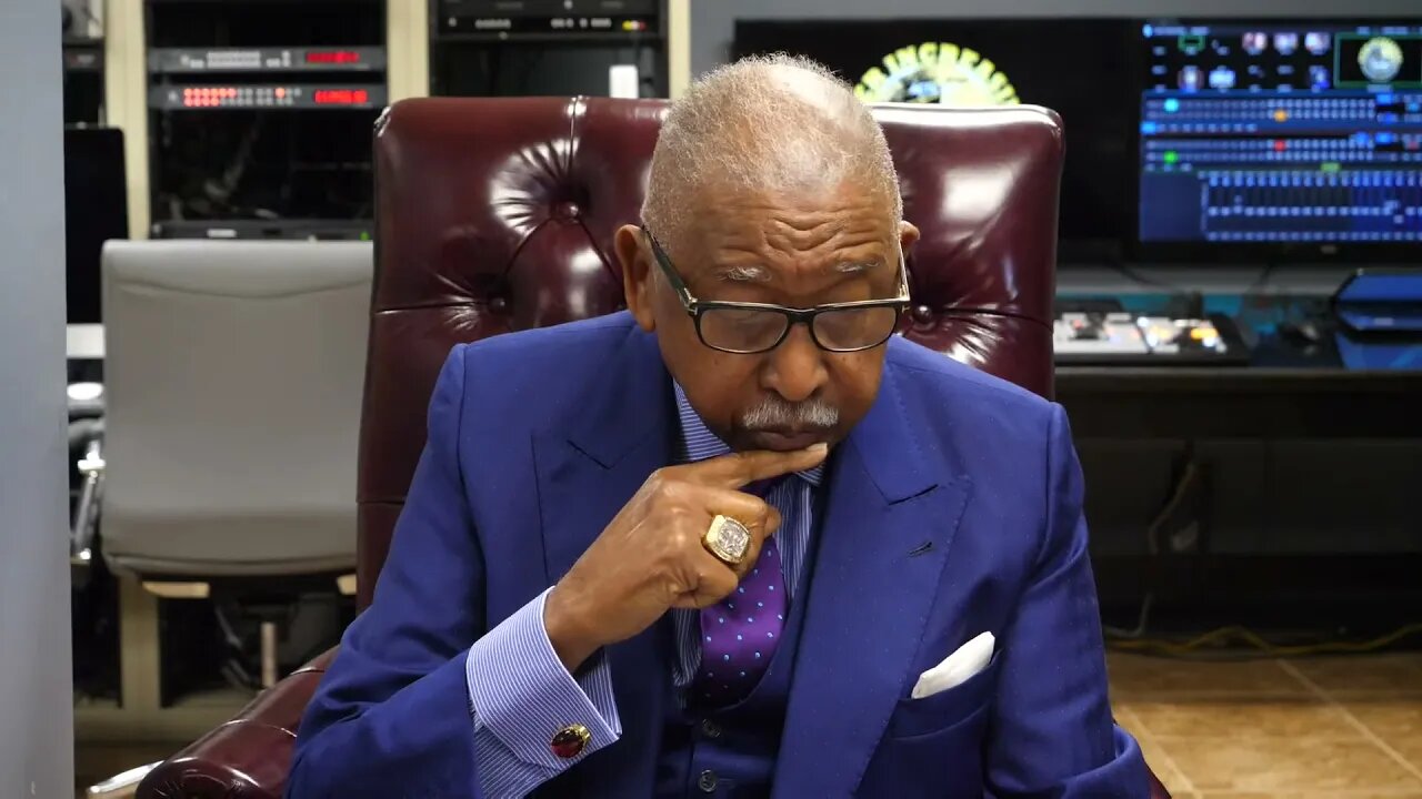 The Secret of Staying In The Presence of God Through Prayer | Apostle Drop-In 2-9-22