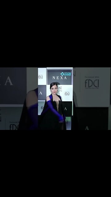 Urfi Javed Looks Smoking H0T At Lakme Fashion Show 2023 #shorts