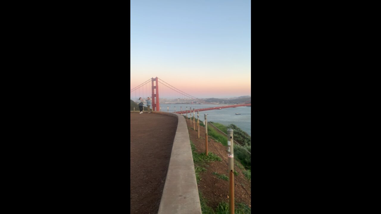 Golden Gate Bridge (Beautiful Views)