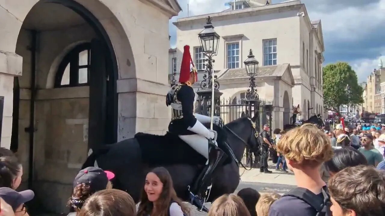 kings guard on horse back shouts make way twice at tourist #horseguardsparade