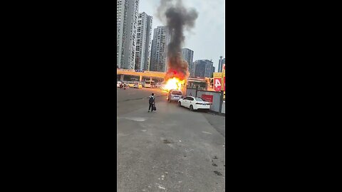 💥 Another “safe” and environmentally friendly electric car exploded in China...