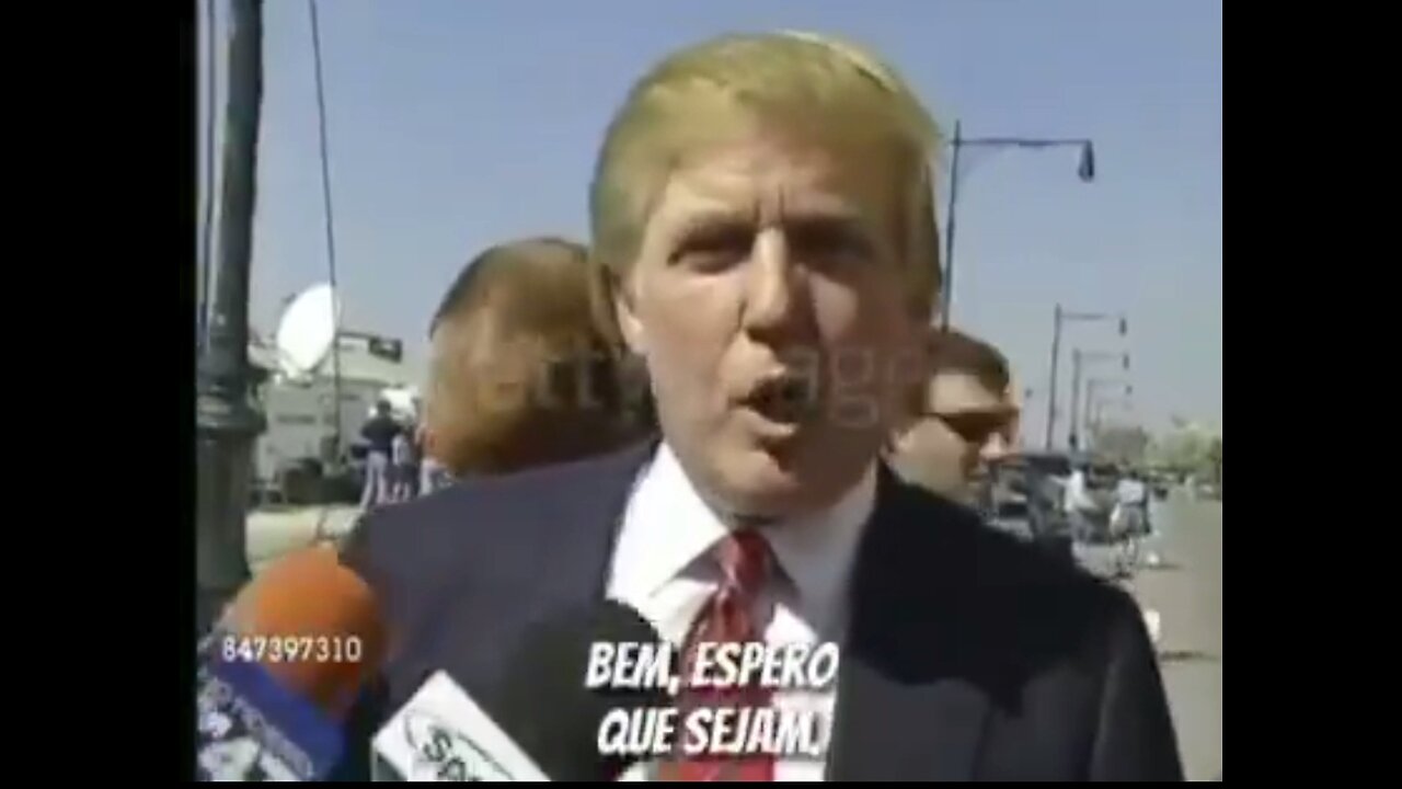 Rare street interview with Donald Trump on September 11, 2001. Entrevista de rua rara com Donald Trump em 11 de setembro de 2001.