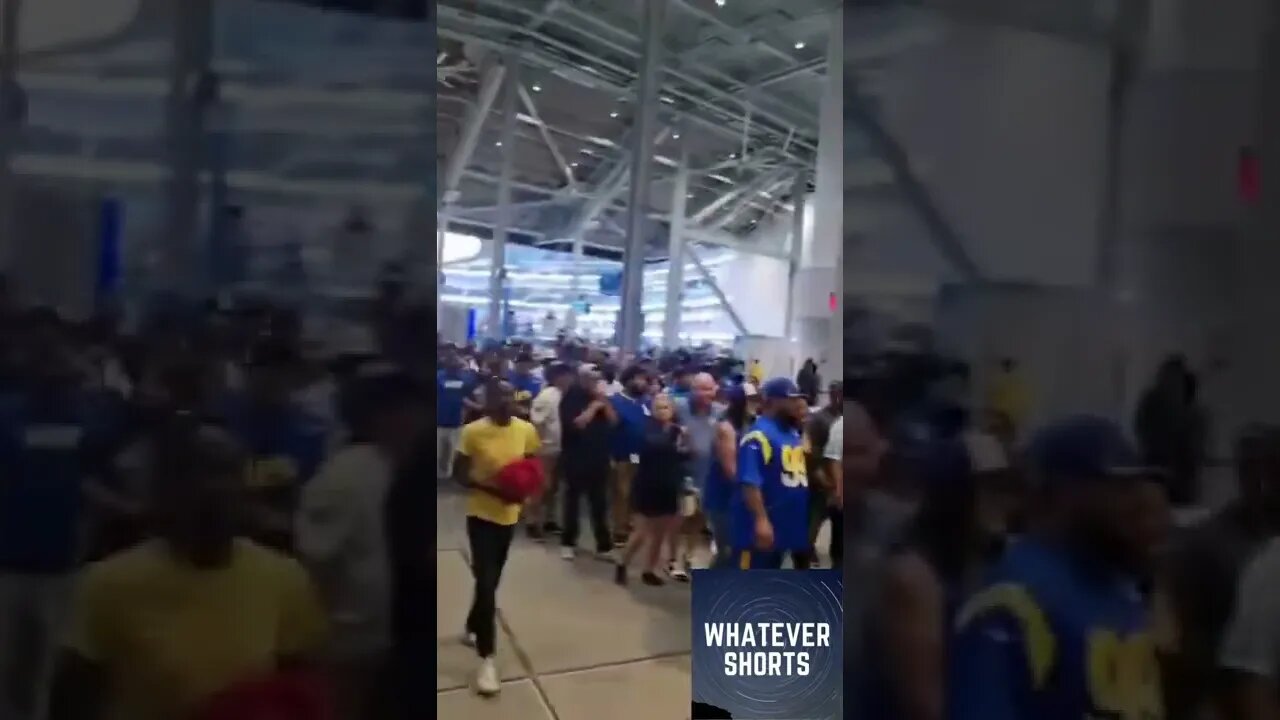 Hundreds of people lining up for the escalator instead of taking the stairs #shorts #people #lines