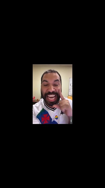 Gil do Vigor com a camisa do Vasco