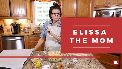 Apple pies on-the-go with Elissa the Mom | Rare Life