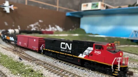 N Scale Bachmann Dash 8 Review incoming