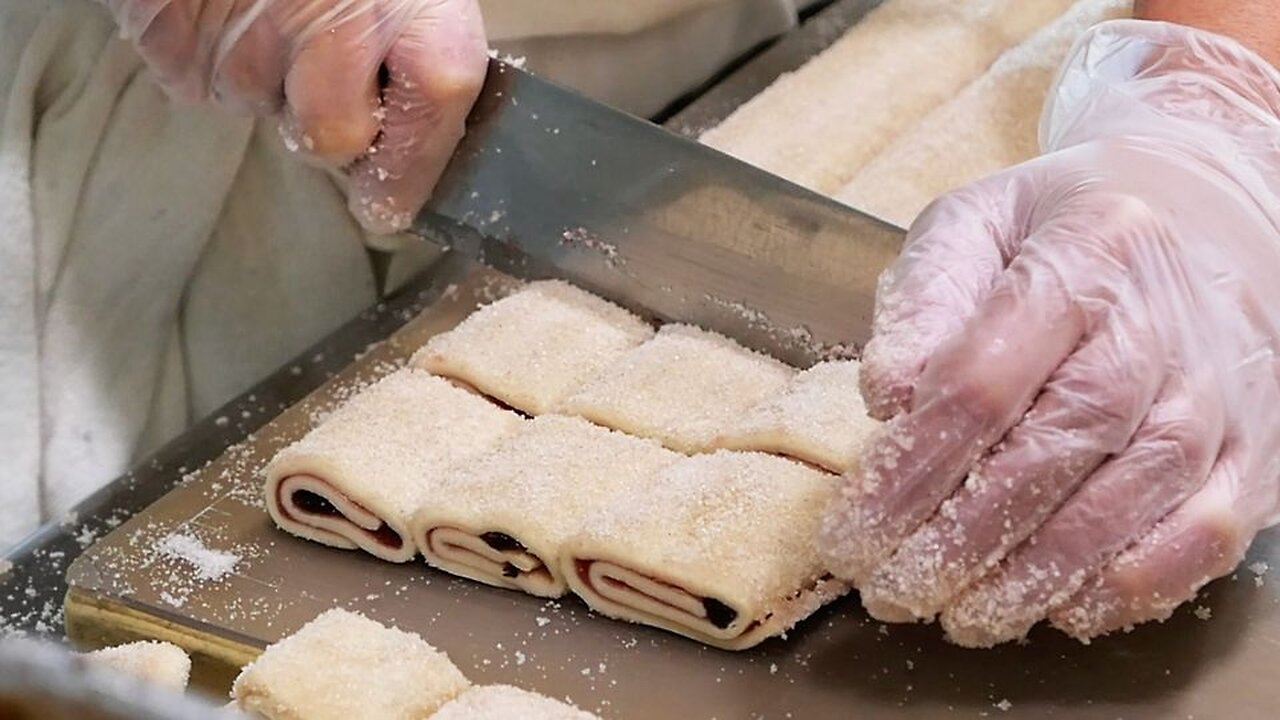 American Food - RASPBERRY JAM & CHOCOLATE RUGELACH COOKIES Russ