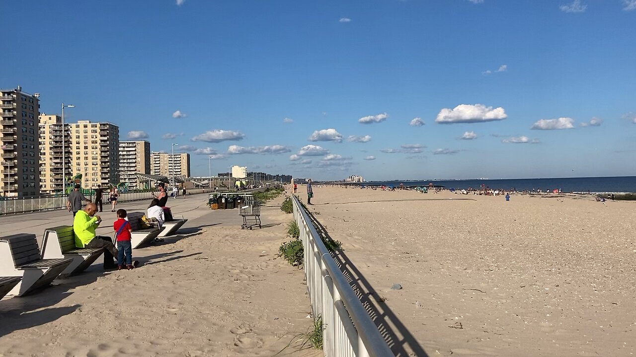 Walking Queens: Rockaway (Beach 108th)