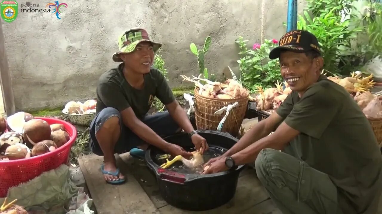 HARI BEMASAK. / AHIAN NGGERTANG DI DESA MUARA PINANG BARU LINTANG IV LAWANG - SUMATERA SELATAN