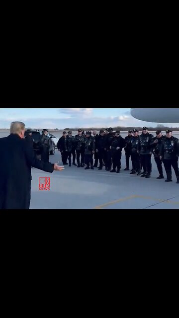 This Is How A REAL President Treats Law Enforcement - Trump In Philly