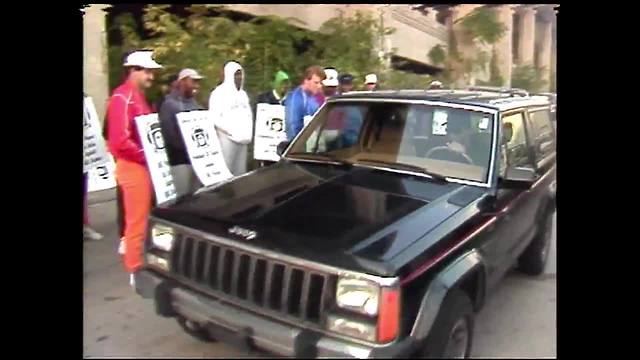 NFL Strike 1987: Bengals taunt Reggie Williams as he drives through the picket line