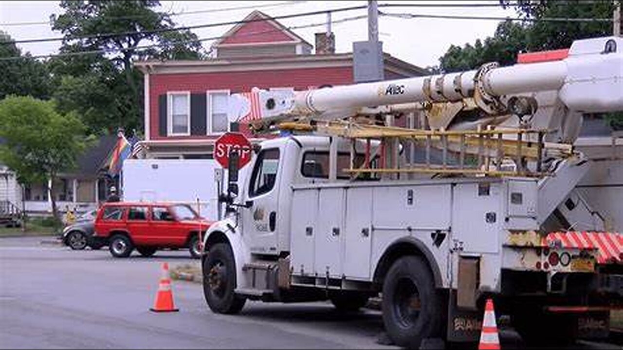 Over 1 Million Without Power in Sweltering Houston Heat