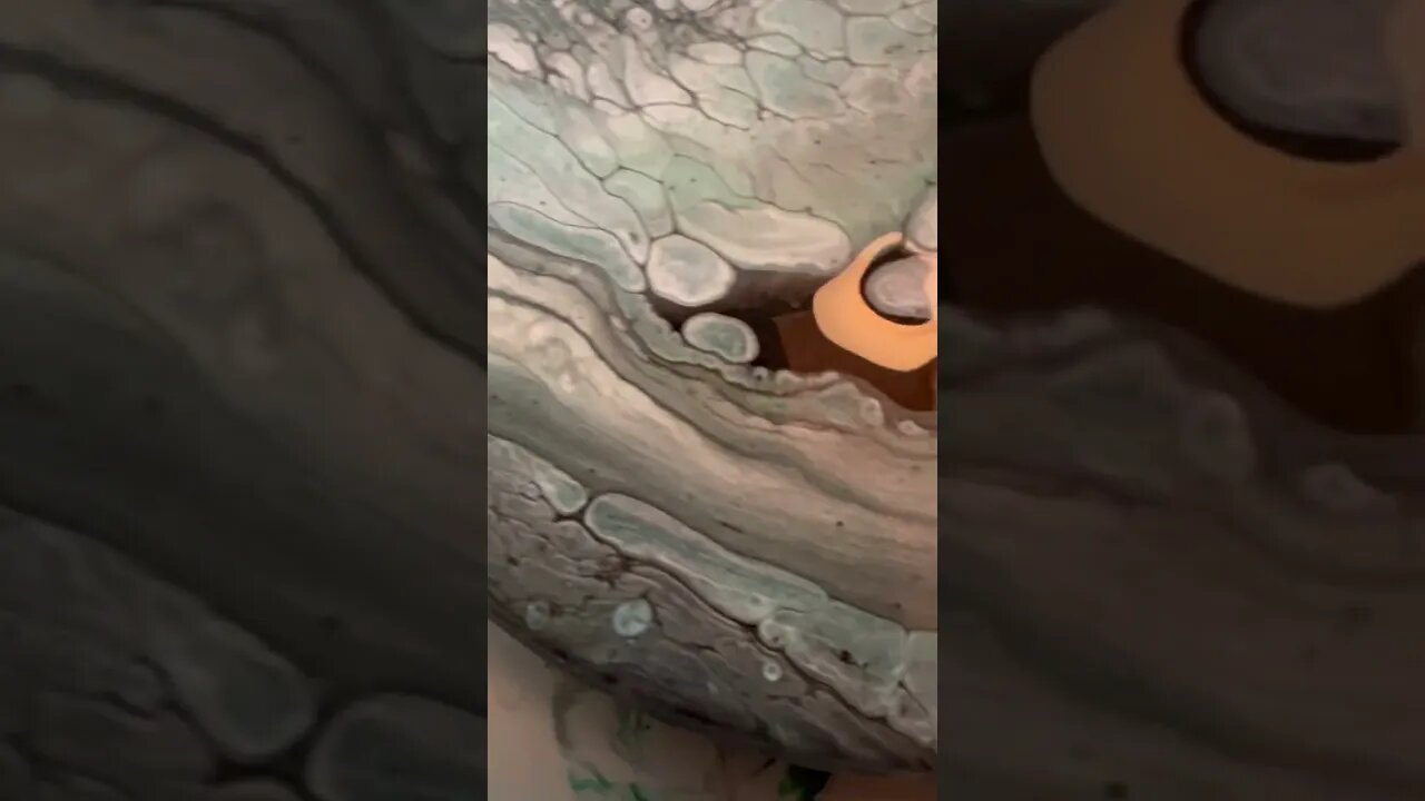 Two tins one grenade and one swipe #fluidart