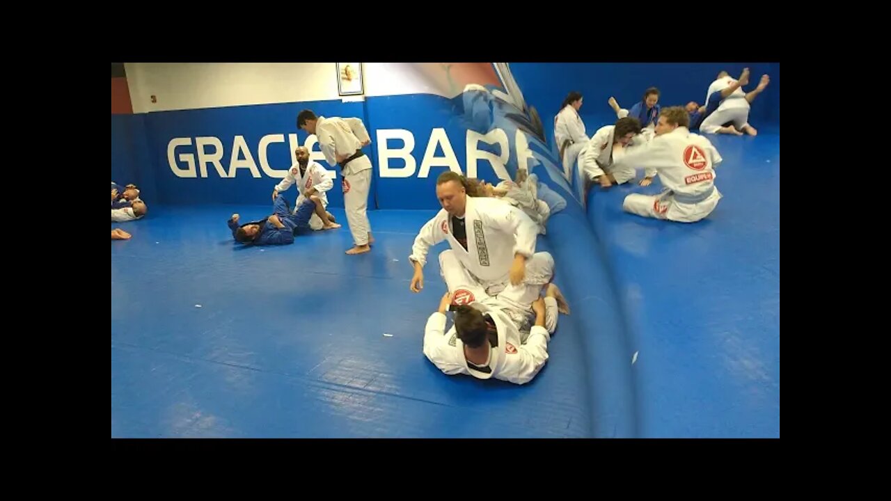 Grind Episode12- Rollin For Christmas Feat: Kayron Gracie