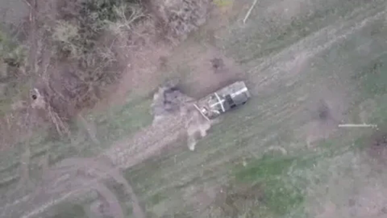 APU throw equipment When there is no way to get close to her, the Marines practice bombing