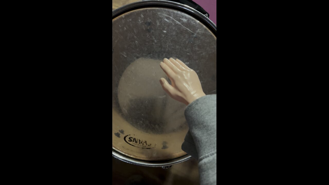 Ladies and Gentlemen SPH on the drums! Never hand one lesson. #tinyhands #funnyvideos #funny
