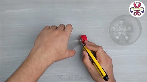 Plastic bottle flower vase making Look like ceramic vase प्लास्टिक की बोतल फूल फूलदान बना रही है