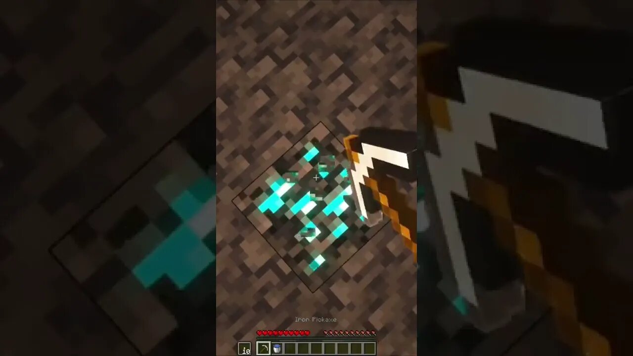 Never dig under your feets! Still didn't understand it?🤦♀️🤣 #minecraft #2022 #shorts