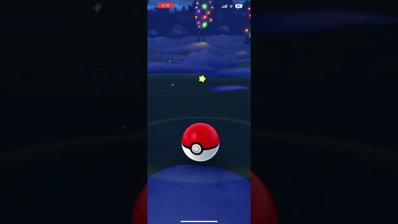 Pokémon Go - Catching Spheal wearing a holiday outfit