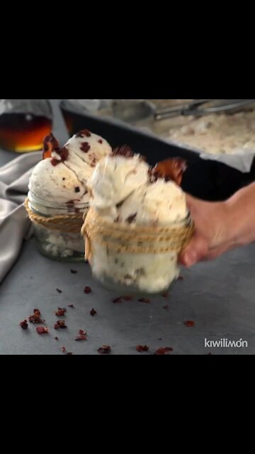 Bacon and Maple Syrup Ice Cream