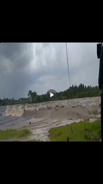 Strange behavior of waves. The waves seem to want to walk.