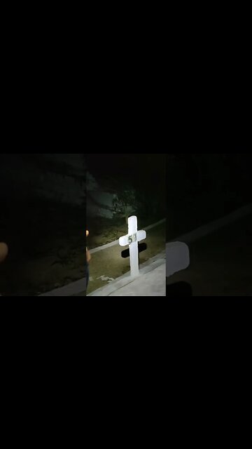 ESTIVEMOS NUM CEMITÉRIO ASSUSTADOR . https://youtu.be/l4hk83ploxU #shots