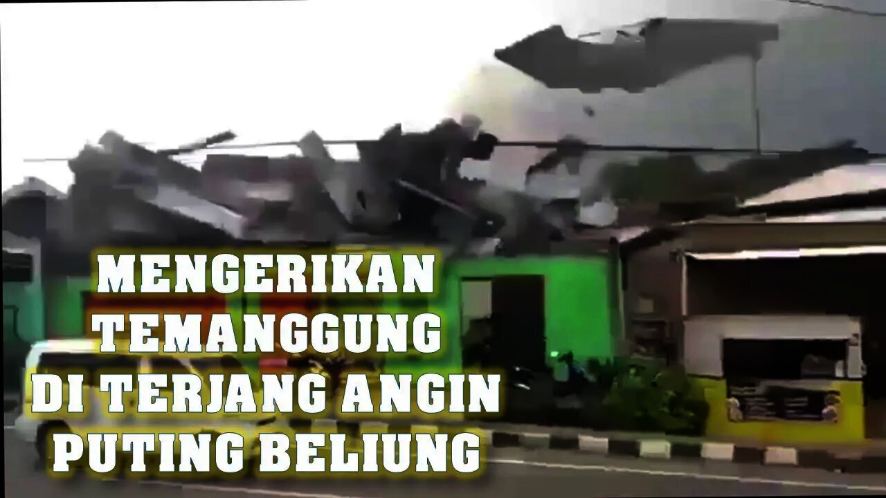 Detik detik anging puting beliung menghancurkan puluhan rumah di temanggung