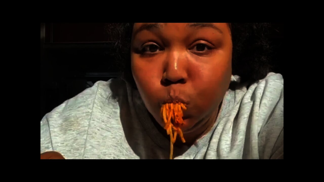 Lizzo Mukbangs For Money