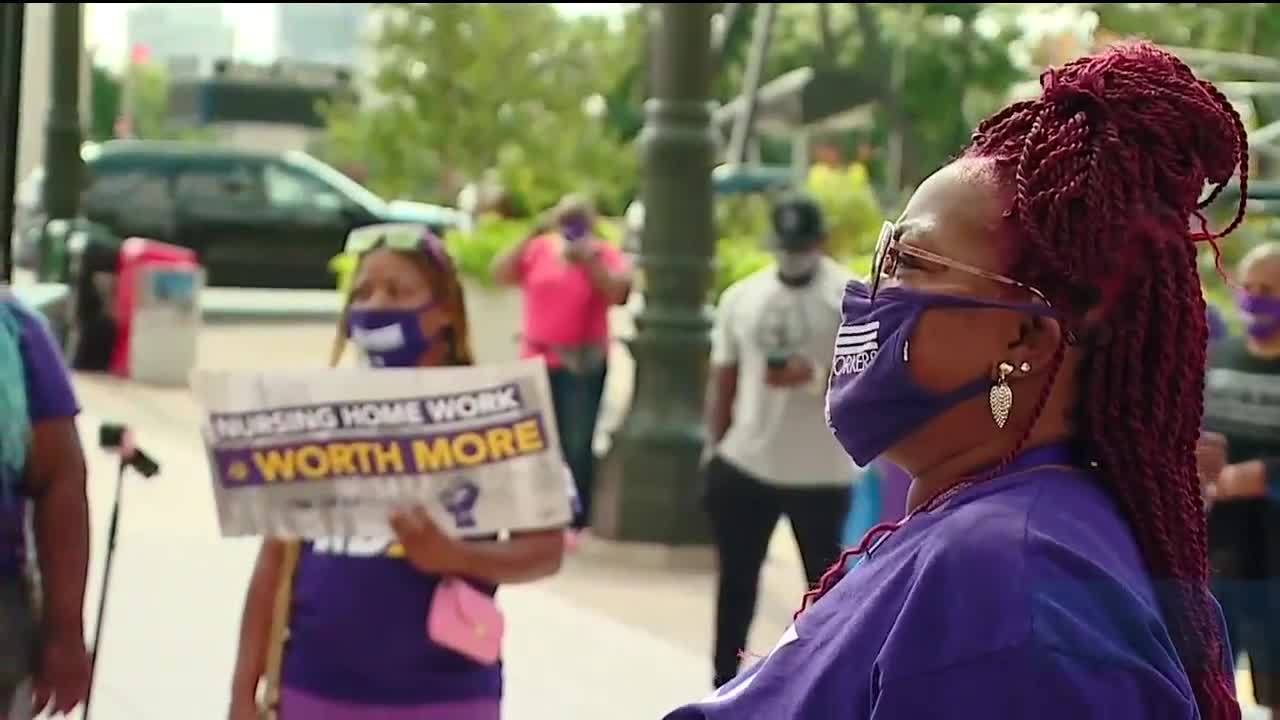 Unions rally in Detroit for better pay, benefits