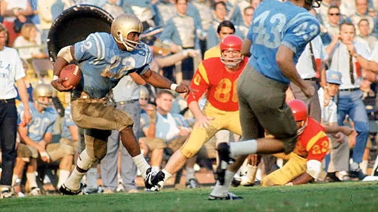 Daily Delivery | Our age defines how we view college football but we must look forward