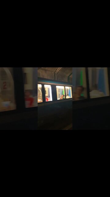 Infinity-like Montréal metro arrival #viralvideo #train #montreal #traintravel #travel #metro