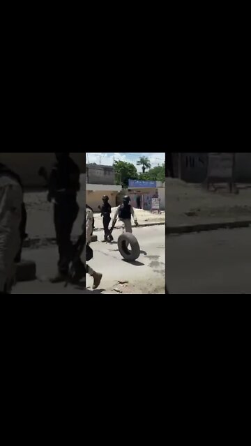 The police is clearing the road