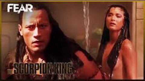 A man coming near a girl without skirt !!! The scorpion King scene