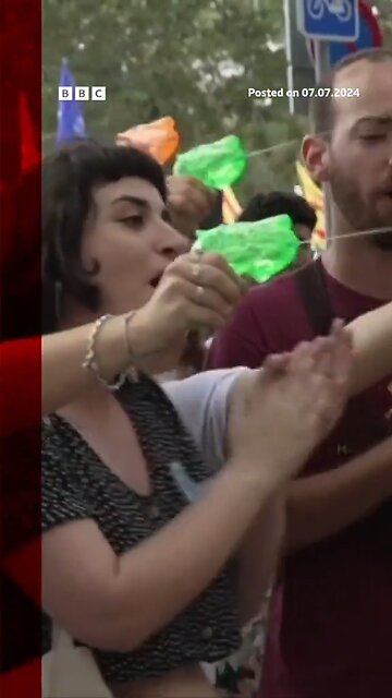 “Tourists go home!” what is happening in Spain