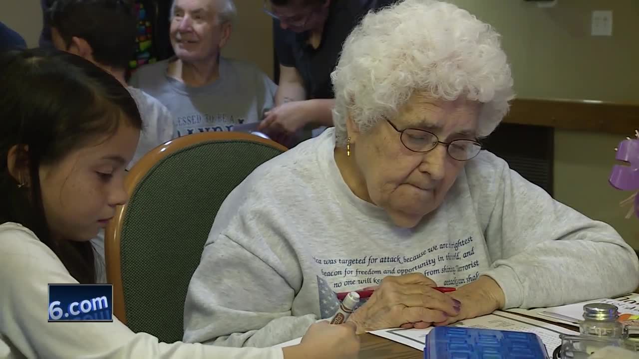 Houdini Elementary School students bring joy to senior citizens on Sharing Kindness Day
