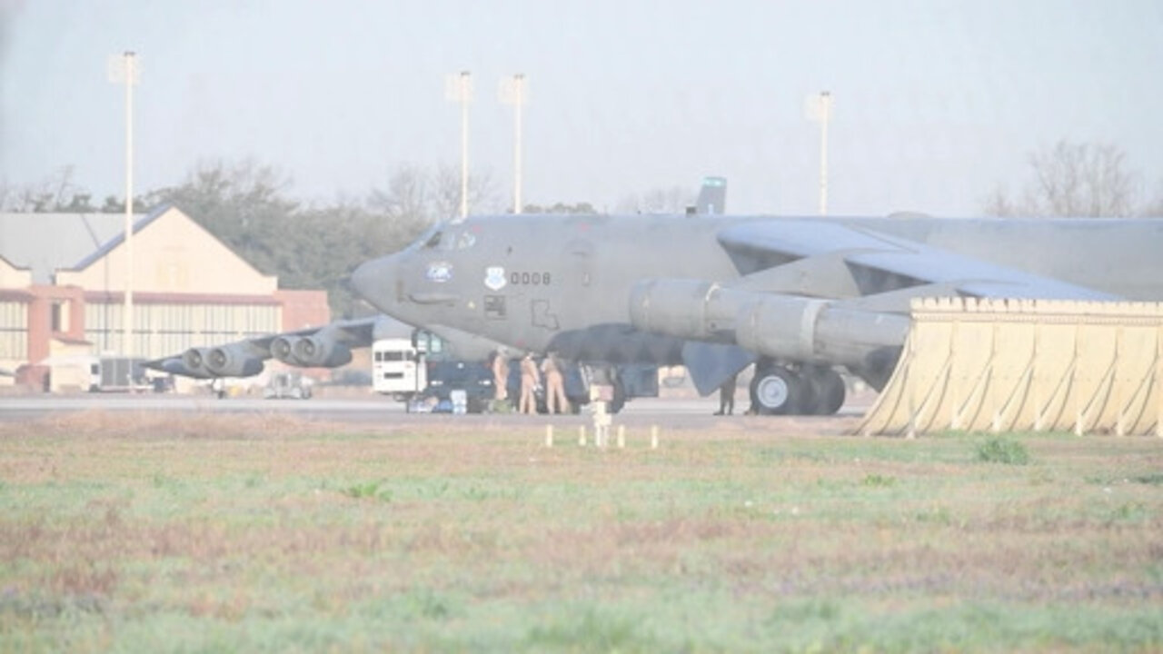 Bombers showcase airpower in the Middle East