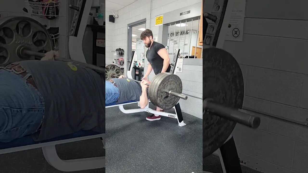 405lbs Raw bench again, Crazy 🤪 old man